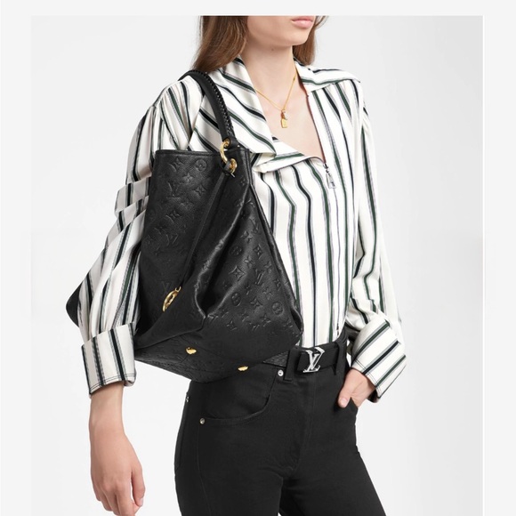 Elegant Black Designer Shoulder Bag - Picture 7 of 7